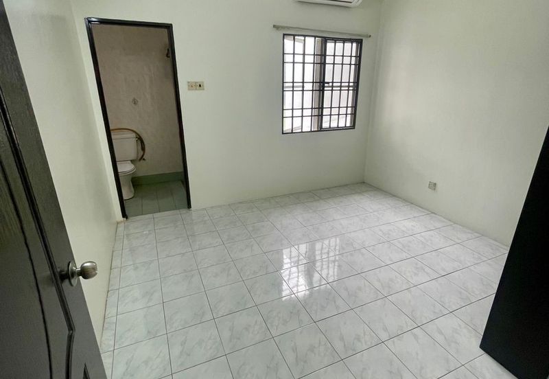 2storey Terraced house kota kemuning Shah alam