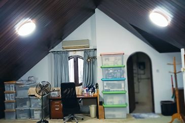 Bukit Pantai (Pantai Hill)