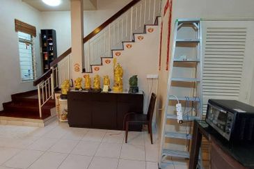 Canal Gardens Kota Kemuning 2storey Terraced House