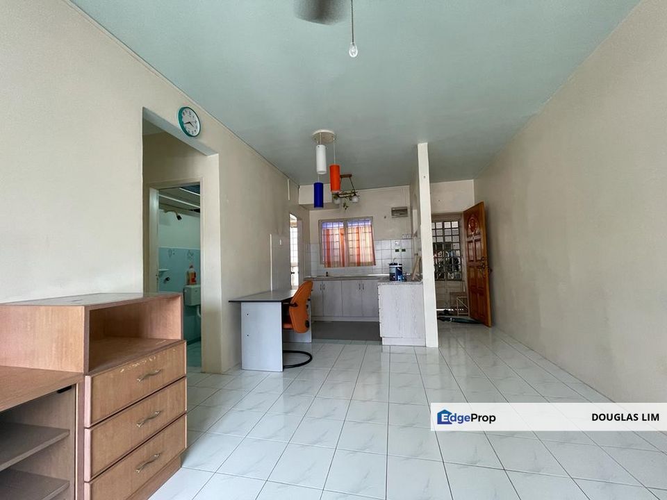 Low Cost Aparment Puchong Perdana first floor, Selangor, Puchong