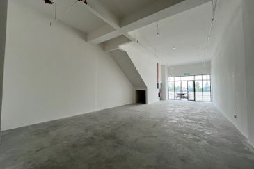 3 storey shop Gamuda Cove Banting Splash Mania May Bay 