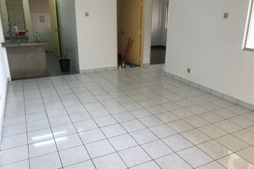 Dahlia Apartment, Putra Perdana