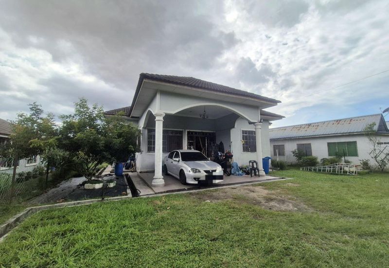[Spacious & Strategic Home] 1 Storey Banglo House  Kg Melayu Sri Kundang, Kundang Rawang