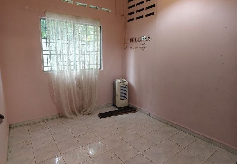 End lot Single Storey Taman Salak Jaya Salak Selatan Kuala Lumpur