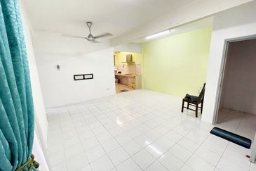 Sri Puteri (Earls Court), Ukay Perdana