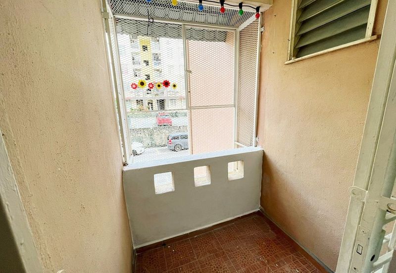 Sri Puteri (Earls Court), Ukay Perdana