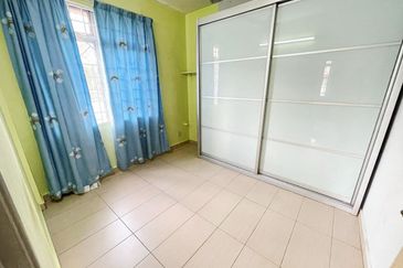 Sri Puteri (Earls Court), Ukay Perdana