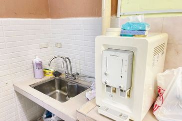 Sri Puteri (Earls Court), Ukay Perdana