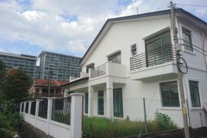 For Rent Jalan Mutiara Emas 2 2 Sty Terrace Link House 6 Bedrooms Listings And Prices Waa2