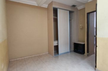 Bandar Tun Hussein Onn