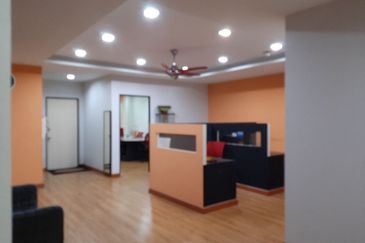  FULL RENOVATED OFFICE LOT AT AMBER BUSINESS PLAZA CHERAS