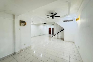 FOR SALE : Double Storey Jalan Nova Seksyen U5 Subang Bestari Shah Alam Selangor