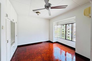 FOR SALE : Double Storey Jalan Nova Seksyen U5 Subang Bestari Shah Alam Selangor