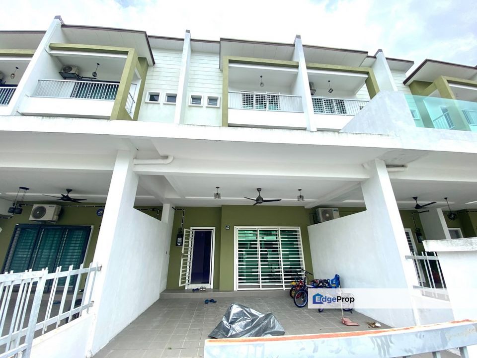 FOR SALE ::::::::::::: RENOVATED 2.5 storey terrace Jalan SI 1/3 Taman Sentosa Impian Sg Merab Putrajaya, Selangor, Bangi