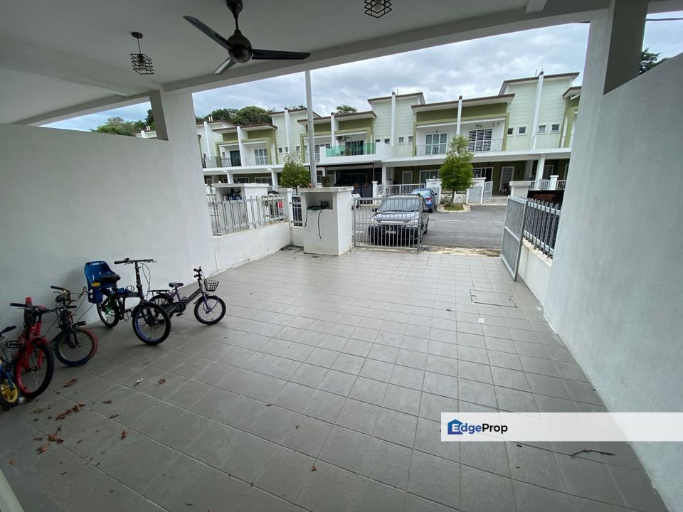 FOR SALE ::::::::::::: RENOVATED 2.5 storey terrace Jalan SI 1/3 Taman Sentosa Impian Sg Merab Putrajaya, Selangor, Bangi
