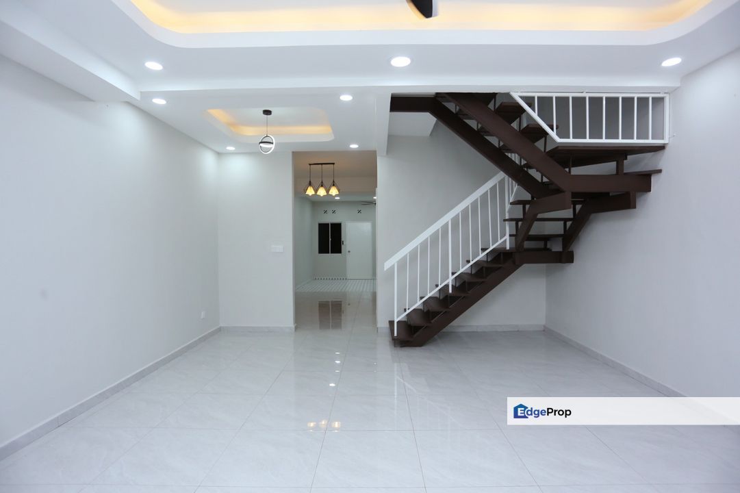 DOUBLE STOREY TERRACE HOUSE (Fully Extended) Bandar Tasik Puteri, Block 26, Rawang For SALE !!, Selangor, Rawang