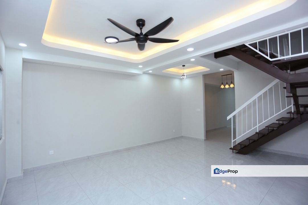 DOUBLE STOREY TERRACE HOUSE (Fully Extended) Bandar Tasik Puteri, Block 26, Rawang For SALE !!, Selangor, Rawang