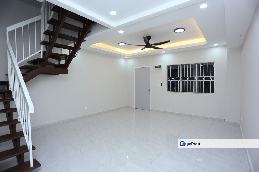 DOUBLE STOREY TERRACE HOUSE (Fully Extended) Bandar Tasik Puteri, Block 26, Rawang For SALE !!, Selangor, Rawang