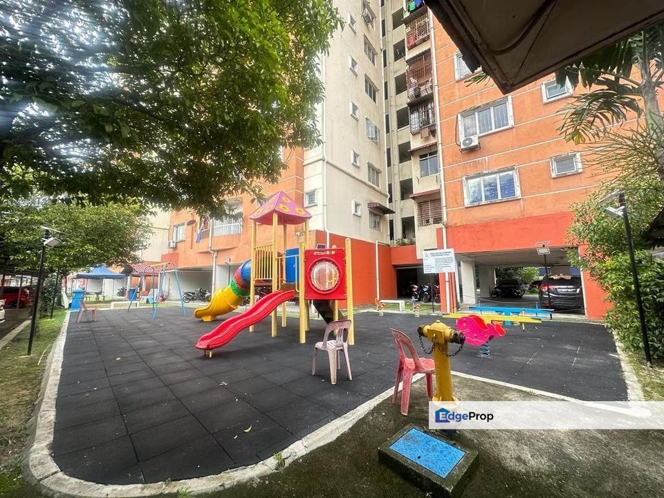 SURIA APARTMENT, DESA PERANGSANG, BLOK D PJS 3/9 TAMAN MEDAN, PETALING JAYA, Selangor, Petaling Jaya