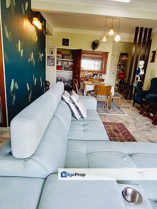 Villaria (Ampang)Corner Unit Wide @ Ampang Selangor FOR SALE, Selangor, Ulu Kelang