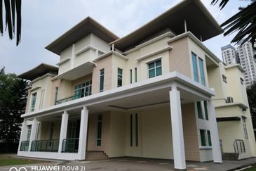 IOI Beverly Row @ IOI Resort City