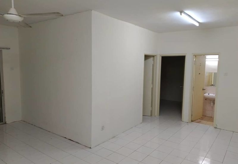 Vista Pinggiran, Taman Pinggiran Putra