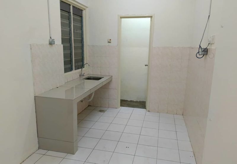 Vista Pinggiran, Taman Pinggiran Putra