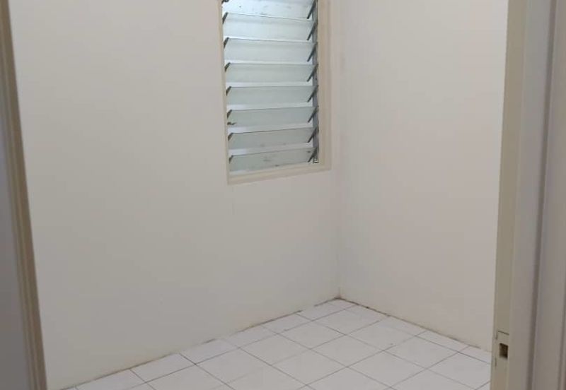 Vista Pinggiran, Taman Pinggiran Putra