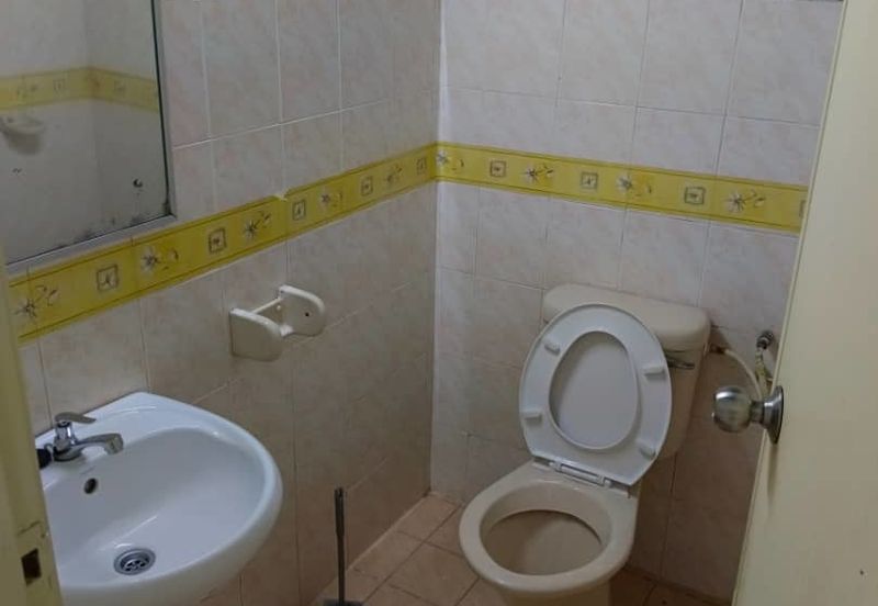 Vista Pinggiran, Taman Pinggiran Putra