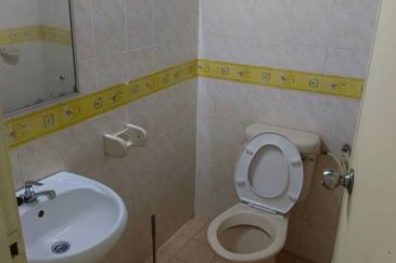 Vista Pinggiran, Taman Pinggiran Putra