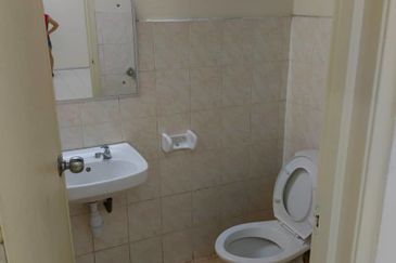 Vista Pinggiran, Taman Pinggiran Putra