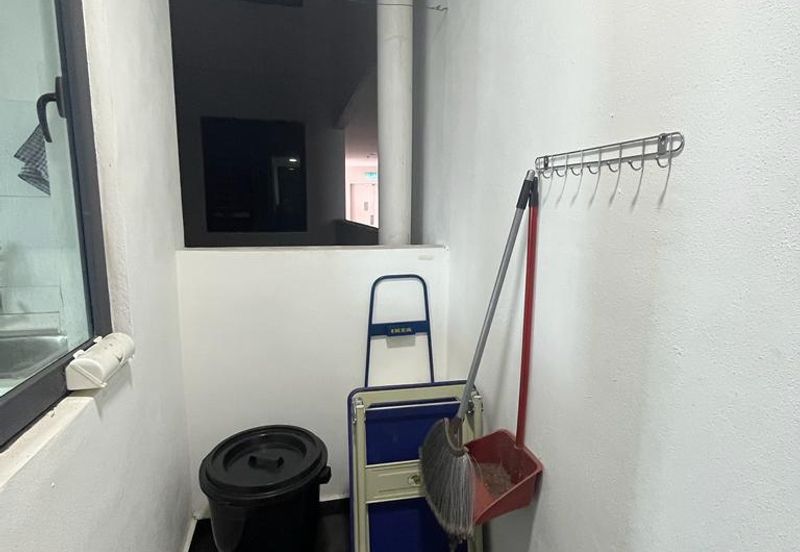 Kenwingston Square Garden