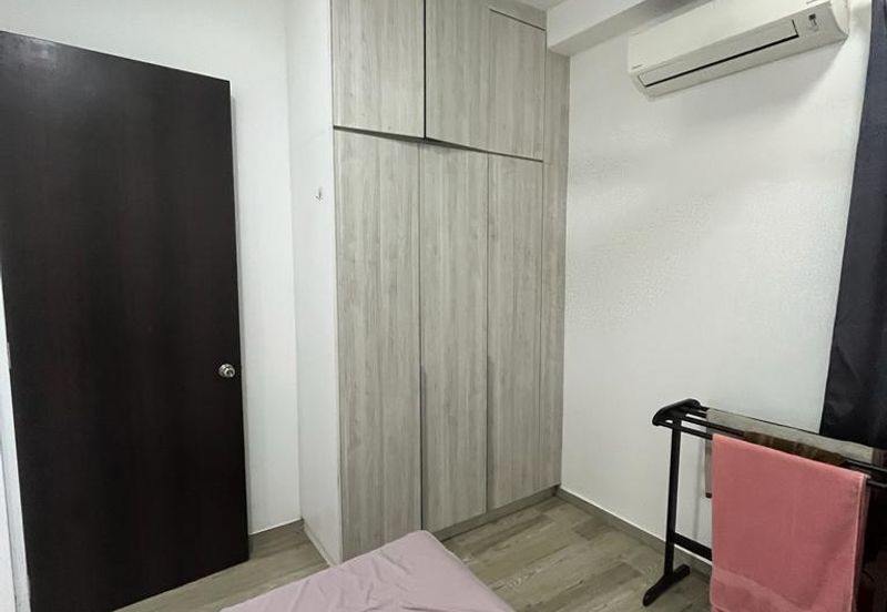 Kenwingston Square Garden