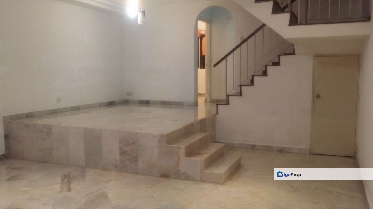 Taman Universiti Indah Seri Kembangan - 2 Sty Freehold Terrace House For Sale, Selangor, Seri Kembangan