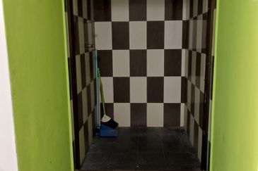 Senawang Commercial Park, Senawang Taipan, Seremban - Office For Sale