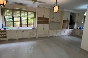 FOR SALE MODERN BUNGALOW LAMAN ARA DAMANSARA
