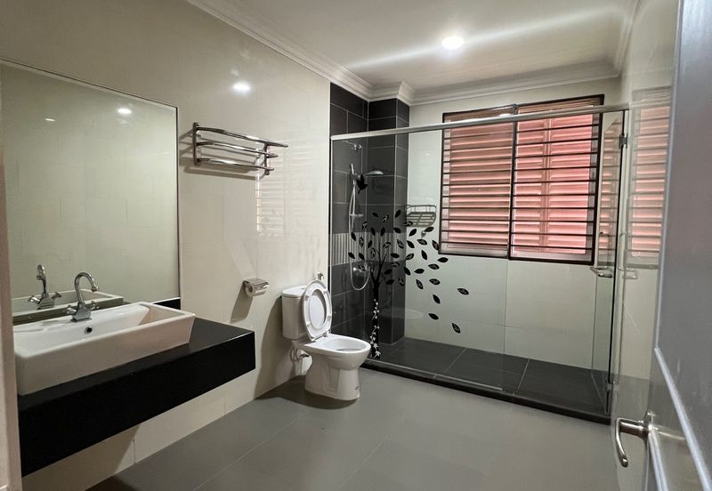 FOR SALE MODERN BUNGALOW LAMAN ARA DAMANSARA