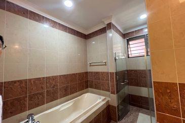 FOR SALE MODERN BUNGALOW LAMAN ARA DAMANSARA