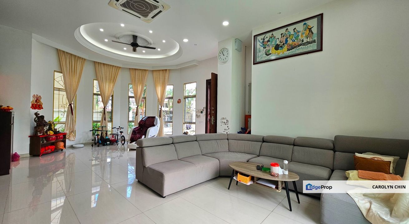 3.5 Storey Bungalow with Extensive Renovations Spacious and Well-Appointed Bungalow in Taman Templer Saujana , Selangor, Rawang