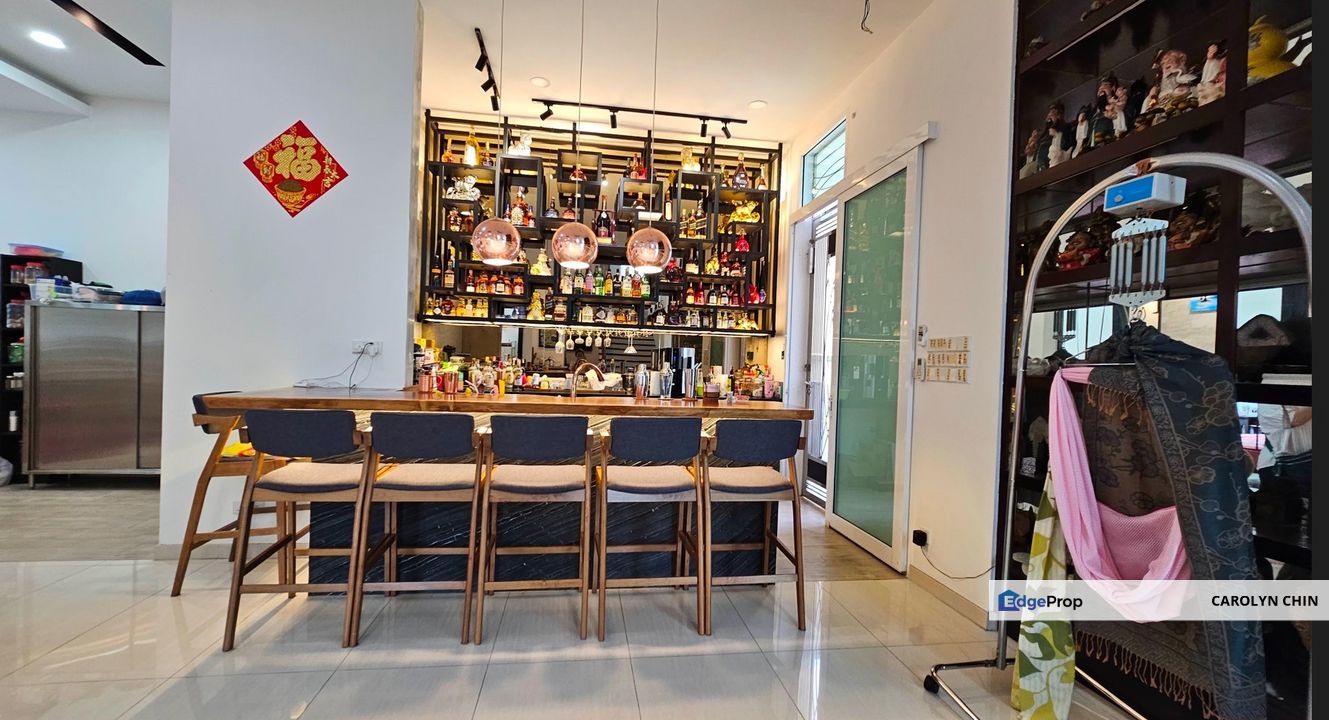 3.5 Storey Bungalow with Extensive Renovations Spacious and Well-Appointed Bungalow in Taman Templer Saujana , Selangor, Rawang