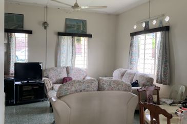 Section 12, PJ Unique Single Storey House For Sale (Price Review)