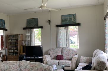 Section 12, PJ Unique Single Storey House For Sale (Price Review)