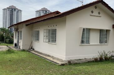 Section 12, PJ Unique Single Storey House For Sale (Price Review)
