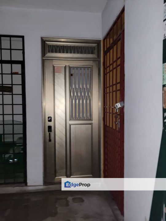 Mid-Floor Unit with Aluminum grill door, 24-hr Security, Selangor, Subang