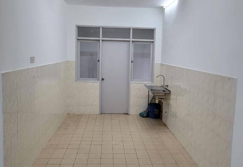 Dahlia Apartment, Subang Perdana