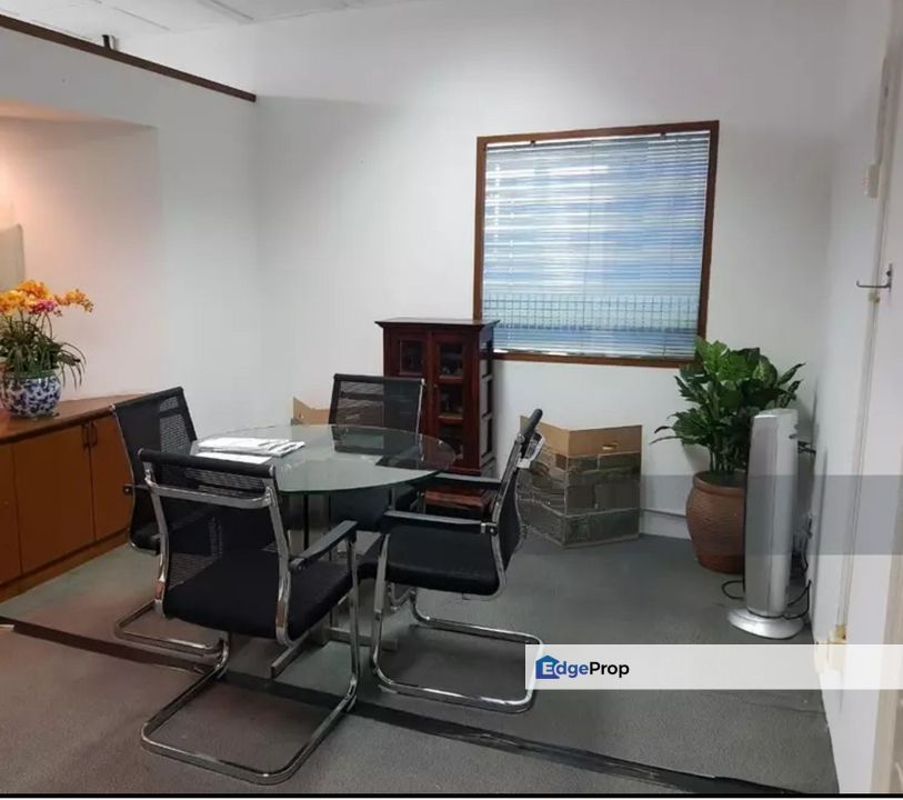 Partly Fitted Office, with Lift, 24-hrs security, near LRT station, Selangor, Subang Jaya