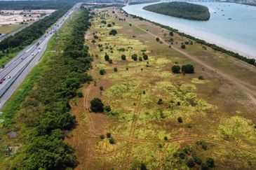West Port, Pulau Indah