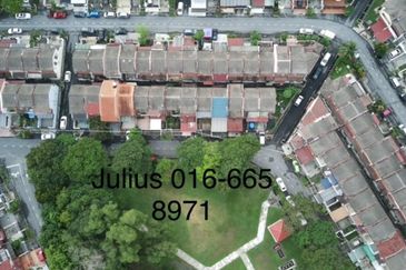 SS19 Subang Jaya Renovated double storey house for Sale , Prime location 