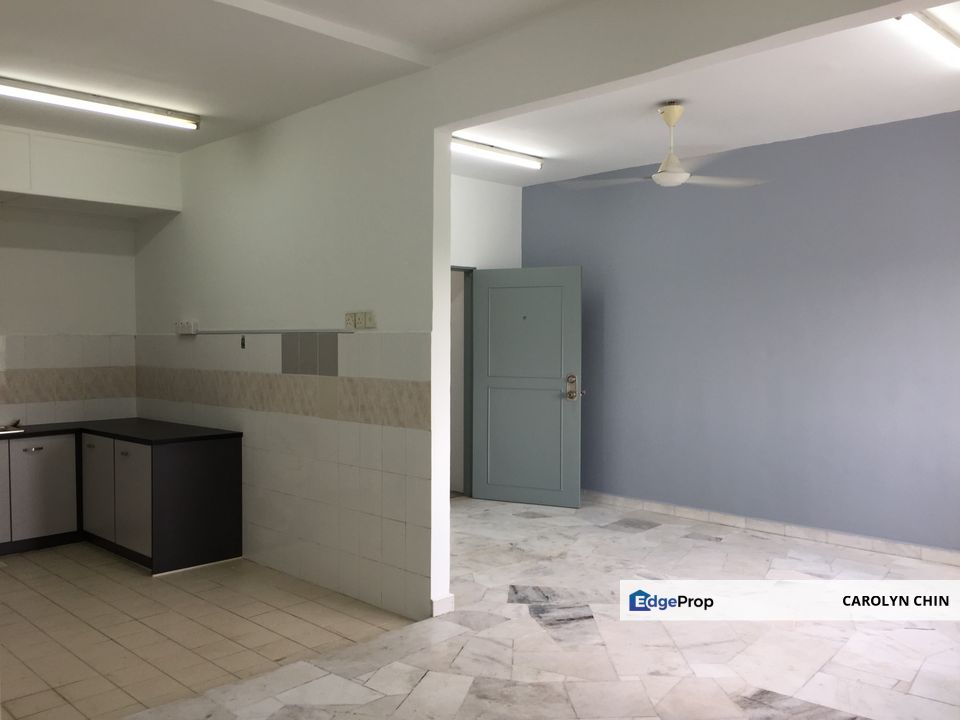 Fairville USJ 22 Partly Furnished FOR SALE, Selangor, USJ