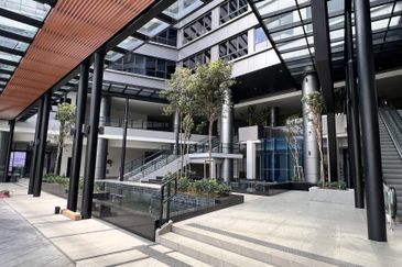 Section 13 (Seksyen 13)